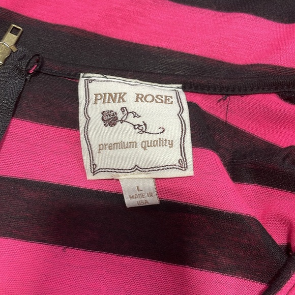 Ladies cap sleeved black and pink shirt with zipper detail on back of neck. - Picture 3 of 5